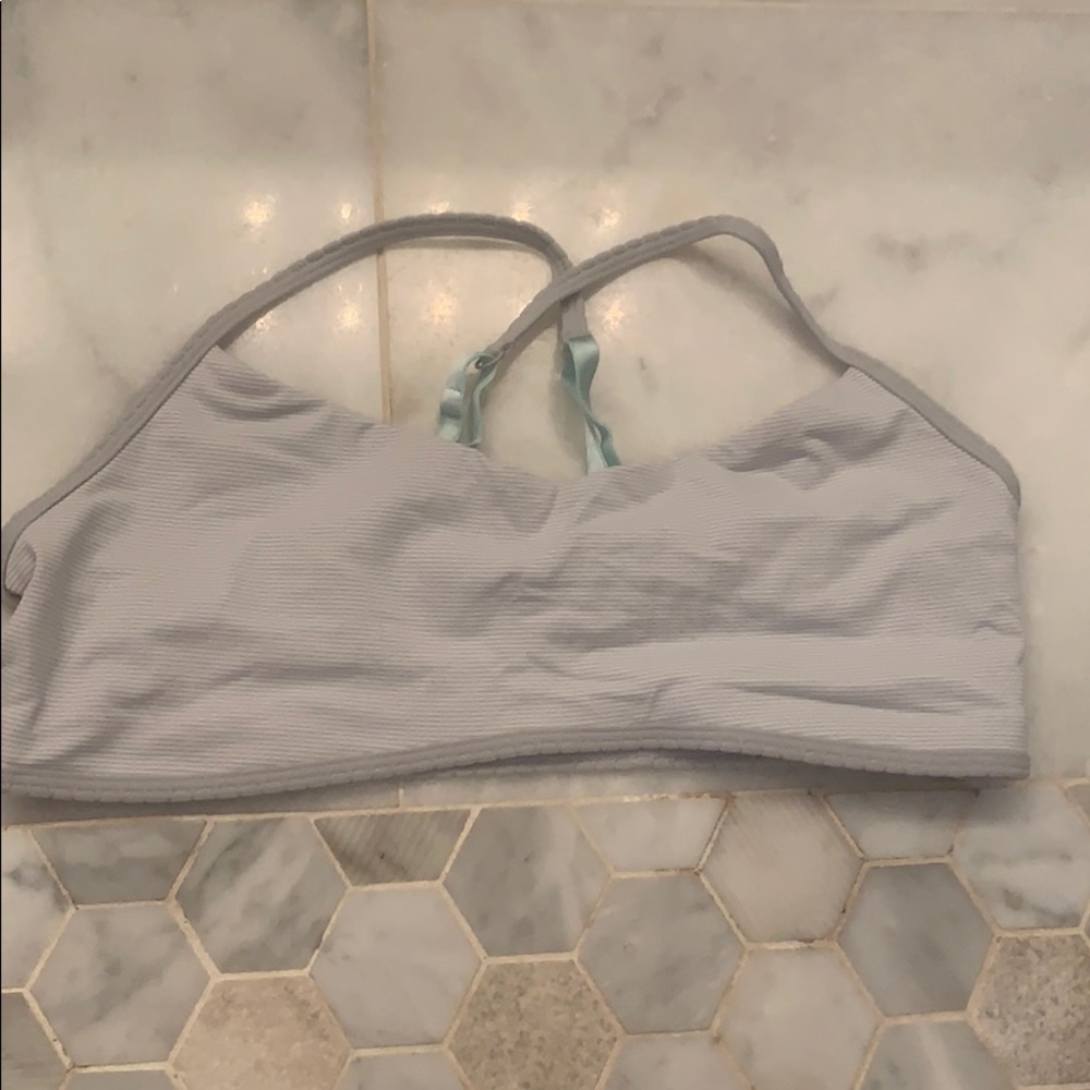 sports bra